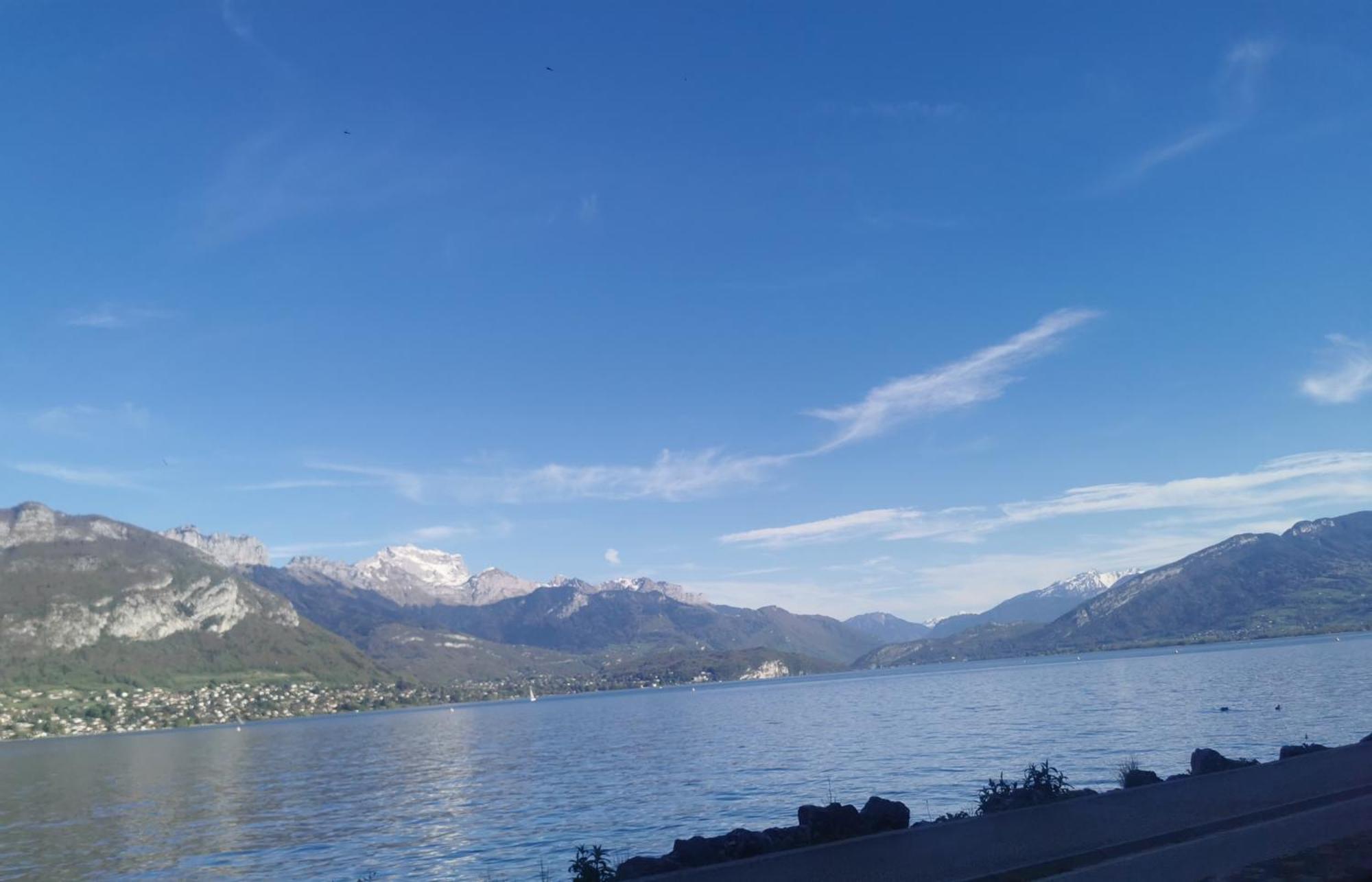 Charmant Appartement A 1 Minute Du Lac Annecy Exteriér fotografie