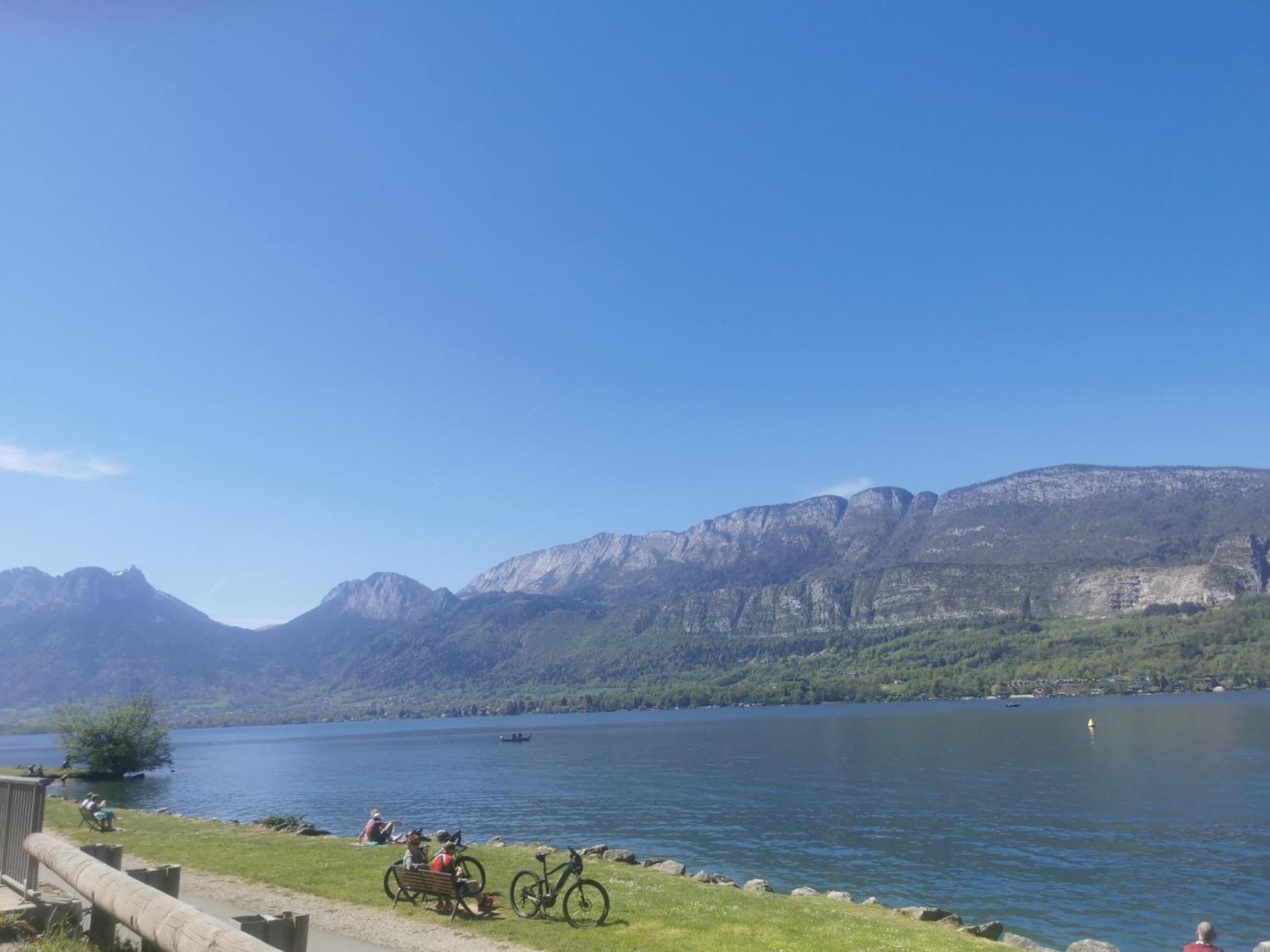 Charmant Appartement A 1 Minute Du Lac Annecy Exteriér fotografie